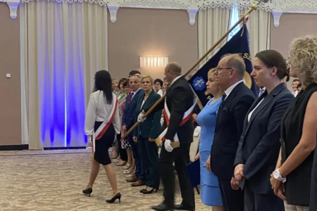 Uczestnicy uroczystości wręczenia odznaczeń w Przemyślu