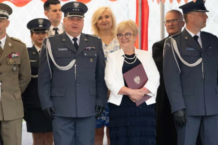 Uczestnicy uroczystości z okazji wojewódzkiego święta służby więzienne