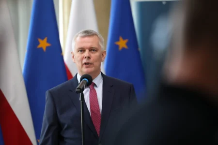 Wspólna konferencja prasowa ministra Tomasza Siemoniaka i premiera Donalda Tuska w Rzeszowie na temat przywrócenia 10 delegatur Agencji Bezpieczeństwa Wewnętrznego.