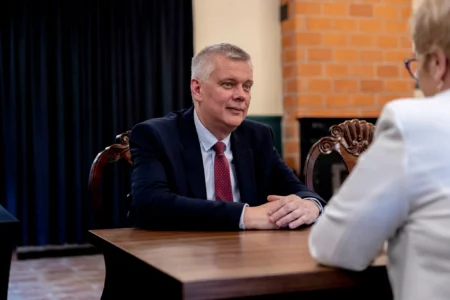 Rozmowa Tomasza Siemoniaka, ministra spraw wewnętrznych i administracji z Teresą Kubas-Hul, wojewodą podkarpackim.