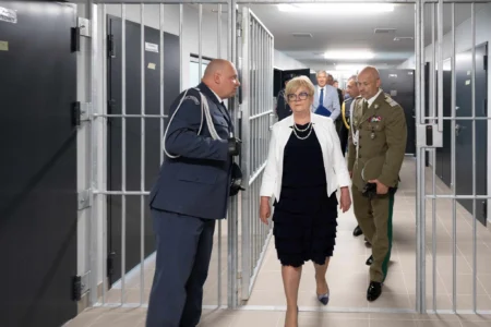 Uczestnicy uroczystości z okazji wojewódzkiego święta służby więzienne