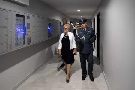 Uczestnicy uroczystości z okazji wojewódzkiego święta służby więzienne