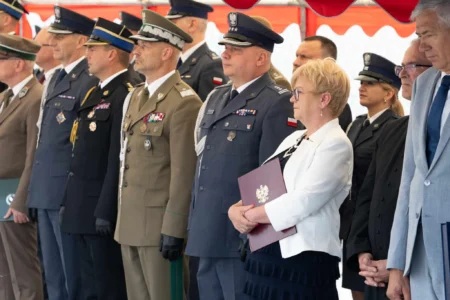 Uczestnicy uroczystości z okazji wojewódzkiego święta służby więzienne