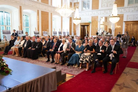 Uczestnicy uroczystości ustanowienie Rodziny Ulmów Patronami województwa podkarpackiego