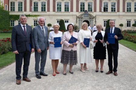 Uczestnicy uroczystości ustanowienie Rodziny Ulmów Patronami województwa podkarpackiego