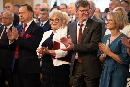 Uczestnicy uroczystości ustanowienie Rodziny Ulmów Patronami województwa podkarpackiego