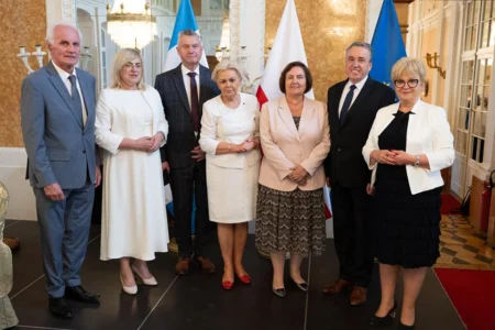 Uczestnicy uroczystości ustanowienie Rodziny Ulmów Patronami województwa podkarpackiego