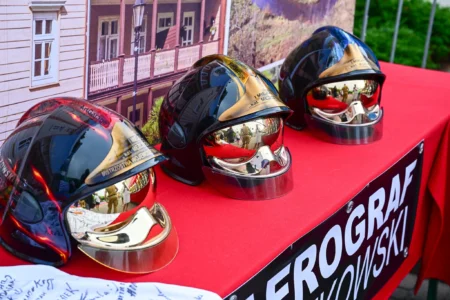 Uczestnicy zawodów strażackich