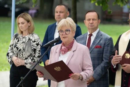 Uczestnicy otwarcia Jarosławskiego Centrum Zdrowia Psychicznego