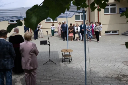 Uczestnicy otwarcia Jarosławskiego Centrum Zdrowia Psychicznego