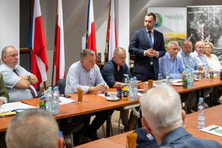 Uczestnicy wyjazdowego posiedzenia komisji sejmowej