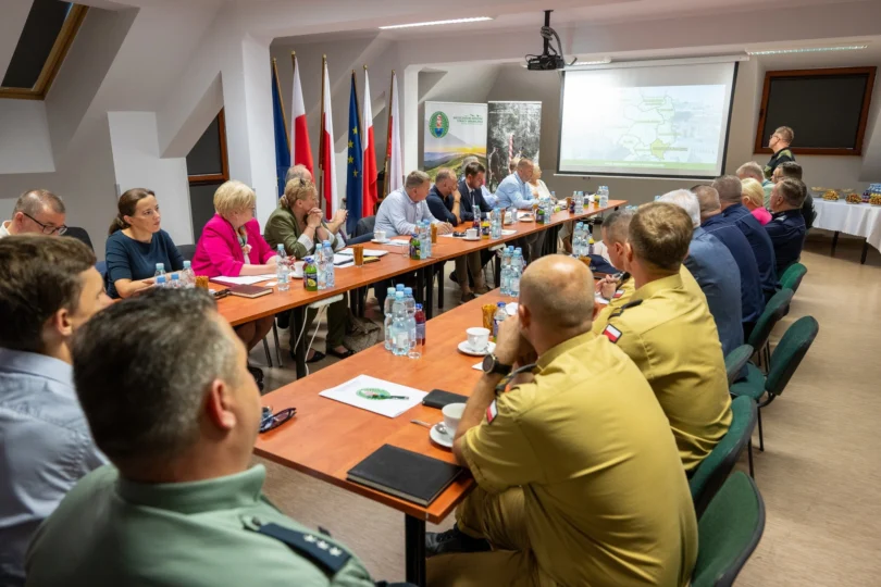 Uczestnicy wyjazdowego posiedzenia komisji sejmowej