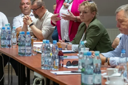 Uczestnicy wyjazdowego posiedzenia komisji sejmowej