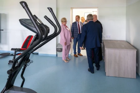 Uczestnicy otwarcia Jarosławskiego Centrum Zdrowia Psychicznego