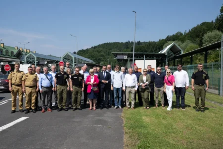 Uczestnicy wyjazdowego posiedzenia komisji sejmowej