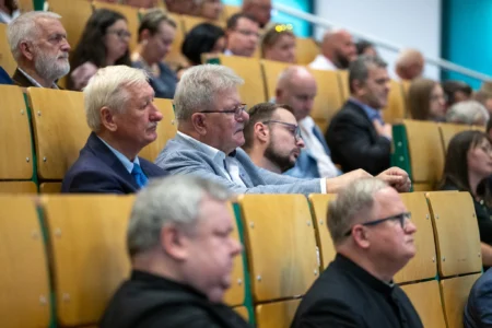 Uczestnicy jubileuszu 70-lecia Muzeum w Krośnie