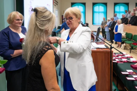 Uczestnicy jubileuszu 70-lecia Muzeum w Krośnie