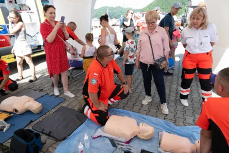 Uczestnicy pikniku w Solinie