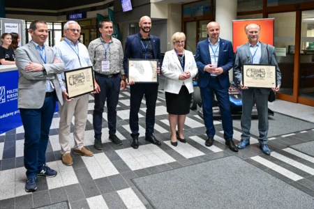 Studenckie Koło Naukowe PRz Racing Team działające na Politechnice Rzeszowskiej zaprezentowało swoją najnowszą konstrukcję. To elektryczny bolid PMT-06E.