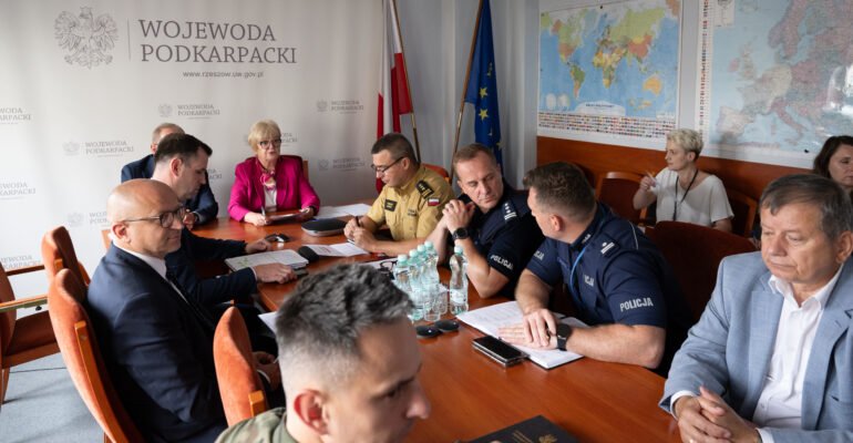 W Podkarpackim Urzędzie Wojewódzkim w Rzeszowie odbyło się posiedzenie Wojewódzkiego Zespołu Zarządzania Kryzysowego.