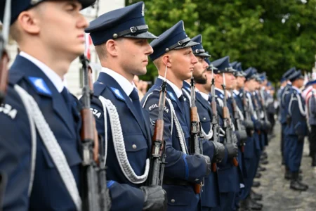 Uczestnicy obchodów Święta Policji