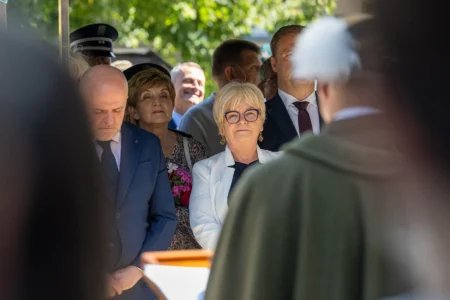 Uczestnicy uroczystości z okazji Święta Wojska Polskiego