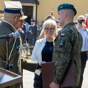 Uczestnicy uroczystości z okazji Święta Wojska Polskiego