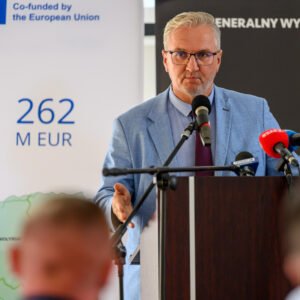 Uczestnicy uroczystości podpisania umowy strażackiej