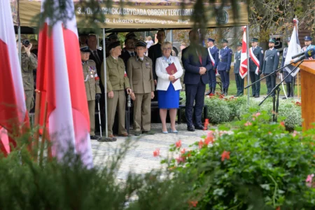 Uczestnicy obchodów 85. rocznicy utworzenia Polskiego Państwa Podziemnego