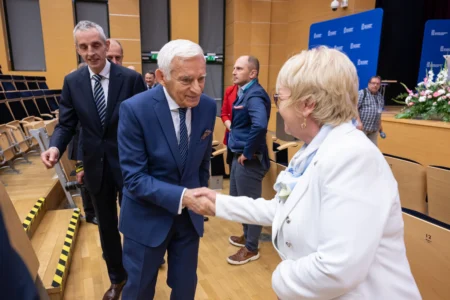 Uczestnicy konferencji dotyczącej bezpieczeństwa energetycznego