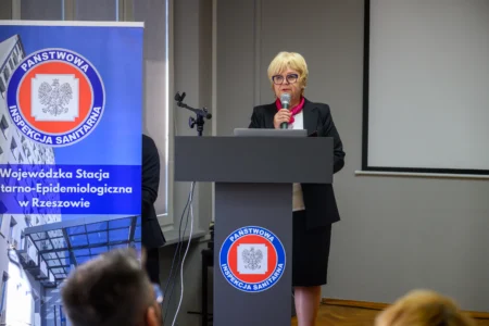 Uczestnicy jubileuszu Państwowej Inspekcji Sanitarnej na Podkarpaciu