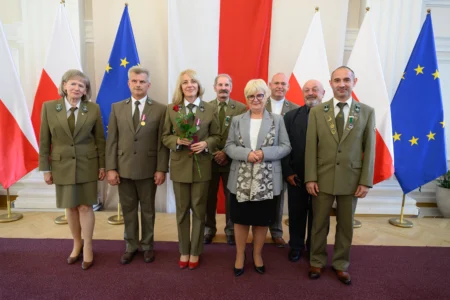 Uczestnicy uroczystości wręczenia odznaczeń państwowych