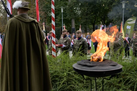 Uczestnicy obchodów 85. rocznicy utworzenia Polskiego Państwa Podziemnego