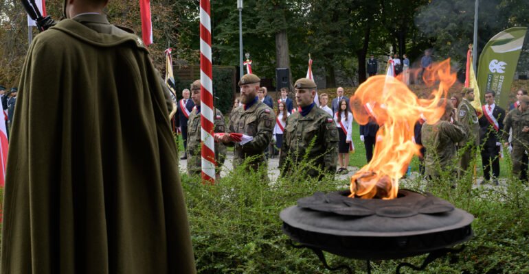 Uczestnicy obchodów 85. rocznicy utworzenia Polskiego Państwa Podziemnego