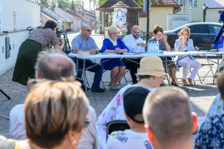Uczestnicy akcji Narodowe Czytanie