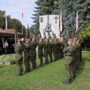 Uczestnicy obchodów 85. rocznicy utworzenia Polskiego Państwa Podziemnego