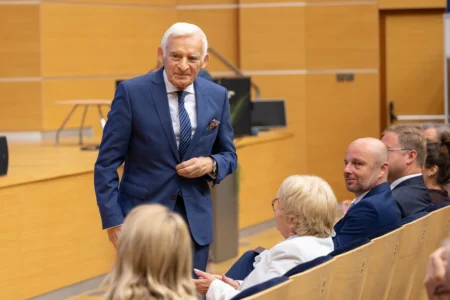 Uczestnicy konferencji dotyczącej bezpieczeństwa energetycznego