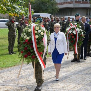 Uczestnicy obchodów 85. rocznicy utworzenia Polskiego Państwa Podziemnego