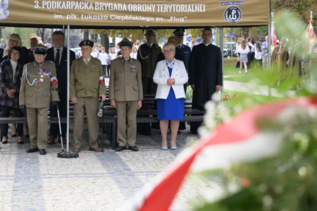Uczestnicy obchodów 85. rocznicy utworzenia Polskiego Państwa Podziemnego