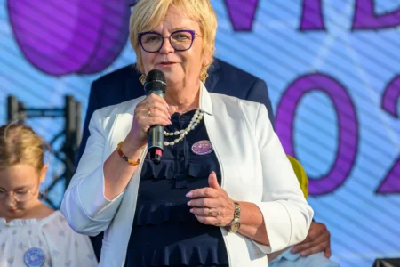 Uczestnicy imprezy plenerowej krzeszowskie "Powidlaki"