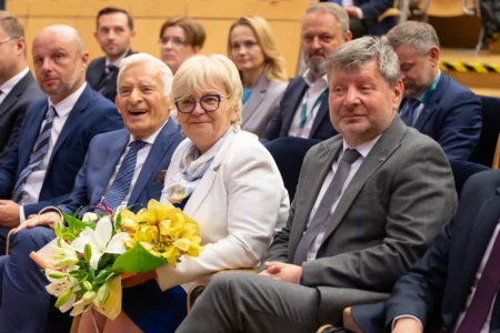 Uczestnicy konferencji dotyczącej bezpieczeństwa energetycznego