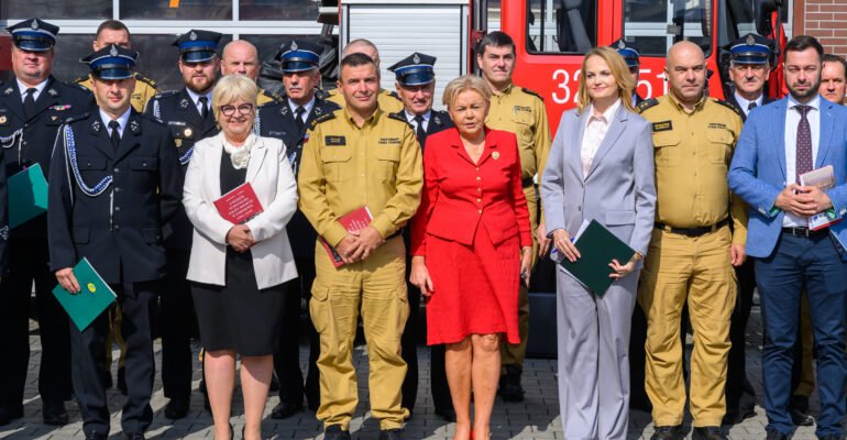 Podpisane zostały umowy dotyczące dofinansowania zakupu specjalistycznego sprzętu ratowniczego.