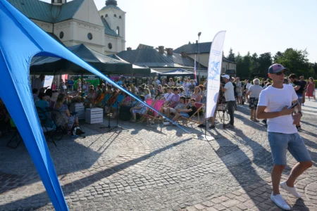 Uczestnicy akcji Narodowe Czytanie