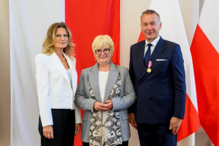 Uczestnicy uroczystości wręczenia odznaczeń państwowych