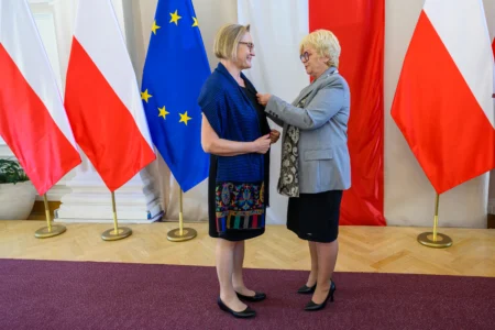 Uczestnicy uroczystości wręczenia odznaczeń państwowych