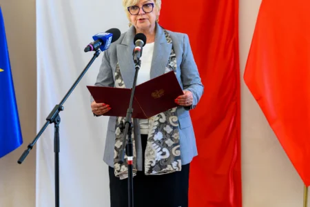 Uczestnicy uroczystości wręczenia odznaczeń państwowych