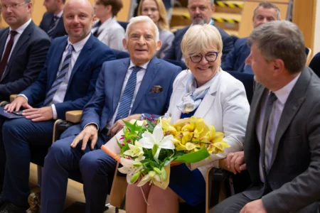 Uczestnicy konferencji dotyczącej bezpieczeństwa energetycznego