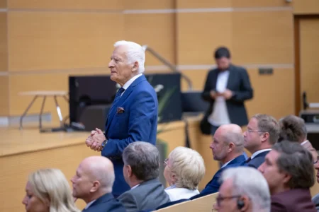 Uczestnicy konferencji dotyczącej bezpieczeństwa energetycznego