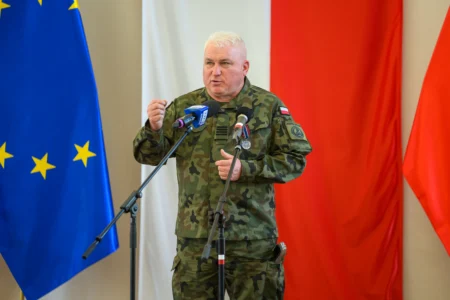 Uczestnicy uroczystości wręczenia odznaczeń państwowych