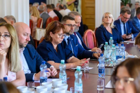 Uczestnicy konferencji z udziałem minister Katarzyny Pałczyńskiej-Nałęcz
